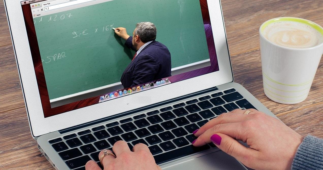 Carta del docente 2022 supplenti: la proposta dei sindacati, anche per gli Ata