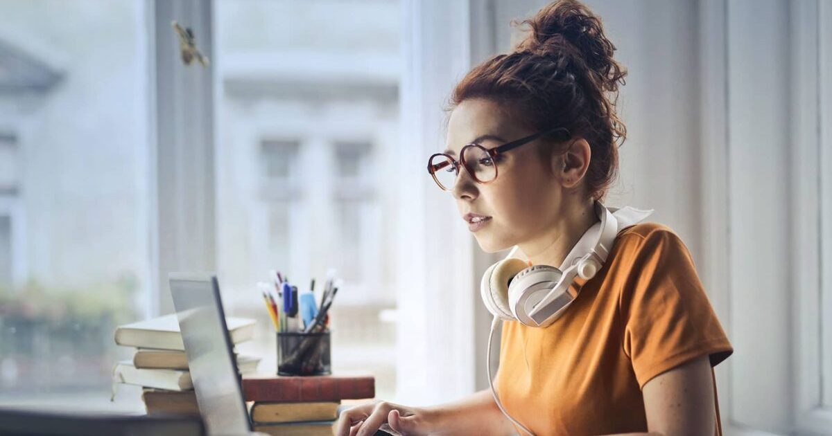 Entro fine mese rinnovo del contratto scuola, 300 euro complessivi di aumenti in media con il 2025-27