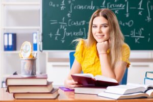 Precari scuola: prima assunzioni strutturali da GPS, poi riduzione divario di spesa tra ruolo e supplenza