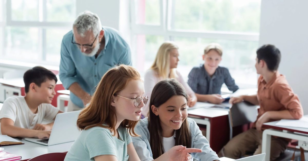 Aumento stipendio docenti: stanziati altri 600 milioni, rinnovo più vicino?