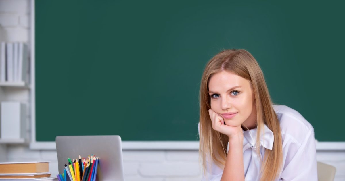 Entro il 30 settembre su Istanze online per i docenti obbligo di dichiarazione dei servizi: chi deve presentarla e cosa si può inserire