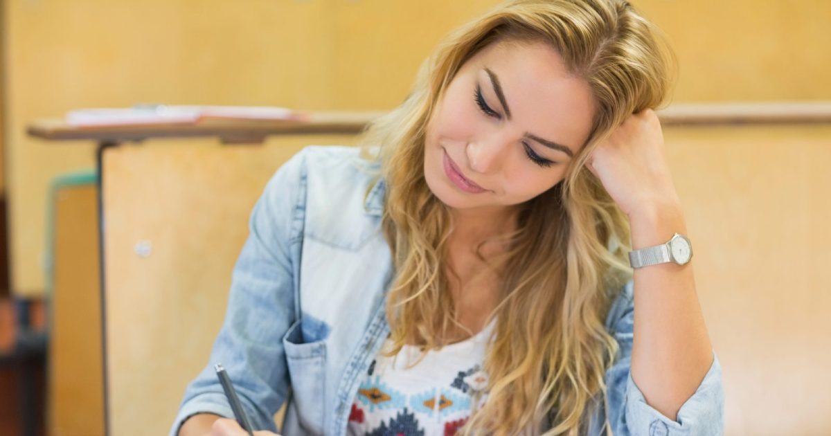 Bando esclude chi frequenta i 30 cfu online, ma la piattaforma di iscrizione consente l'accesso con riserva