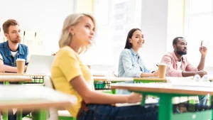 Stipendi docenti: altri 150 euro di aumento dal 2027 per recupero gap con PA, richiesta Anief in vista della Legge di Bilancio
