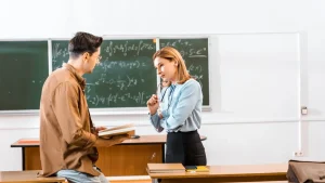 Docenti con tre anni di servizio: hanno diritto alla stabilizzazione automatica o al risarcimento?