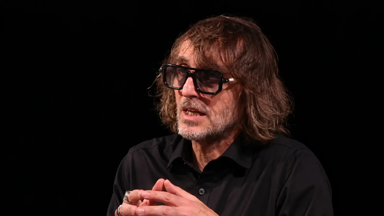 Cruciani attacca il docente precario sull'affitto: "Se non si può permettere 600, se ne va"